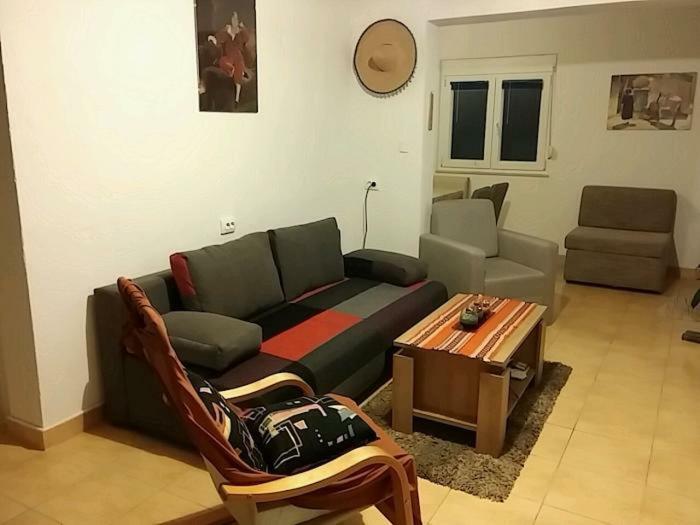 Gogi Apartman Donji Okrug  Eksteriør billede